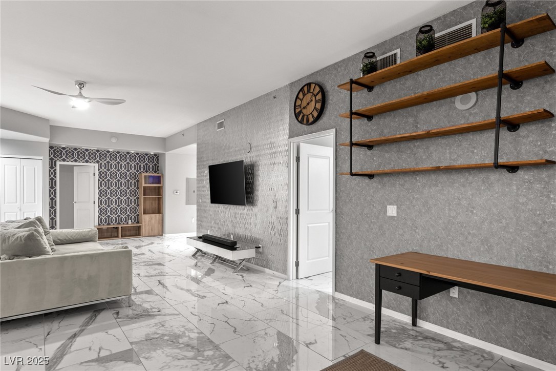 8255 South Las Vegas Boulevard 913