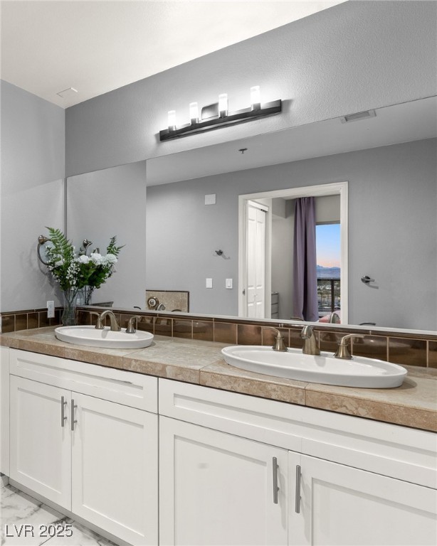 8255 South Las Vegas Boulevard 913