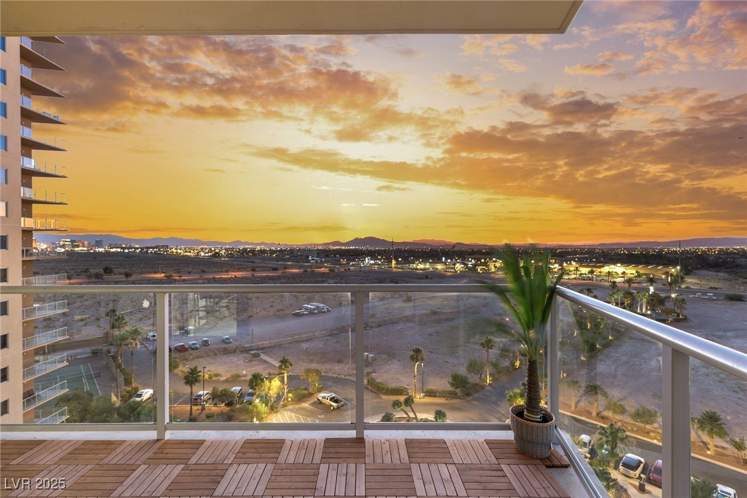 8255 South Las Vegas Boulevard 913