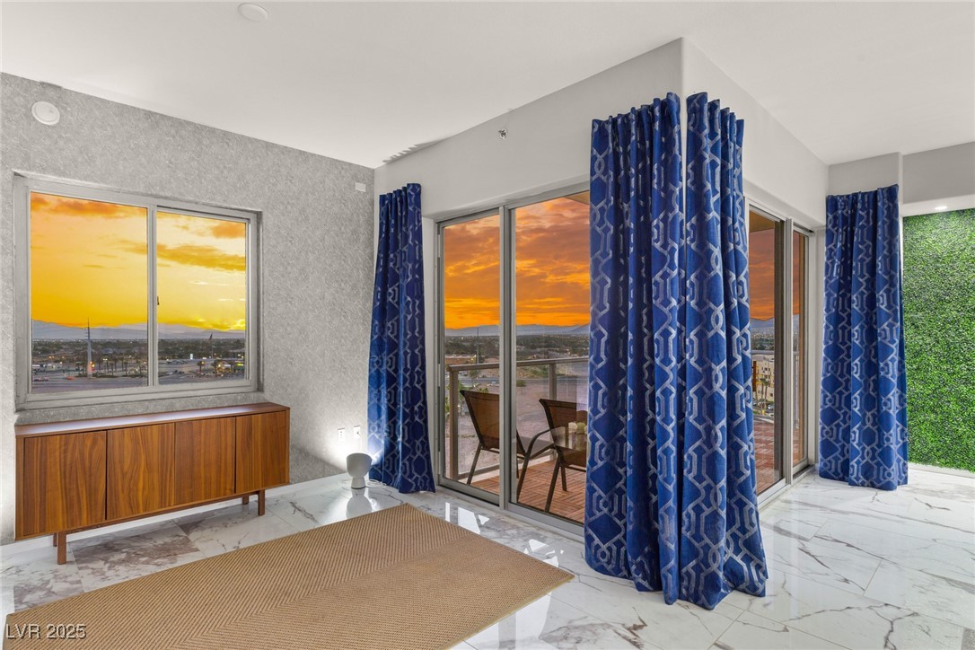 8255 South Las Vegas Boulevard 913