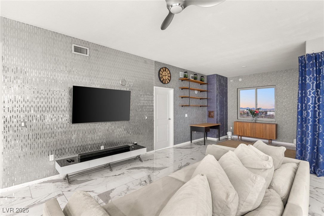 8255 South Las Vegas Boulevard 913