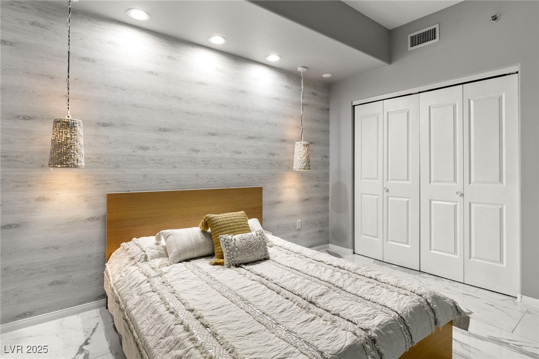 8255 South Las Vegas Boulevard 913