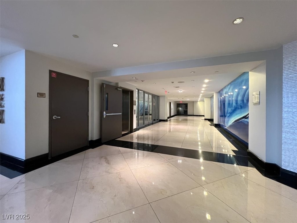 8255 South Las Vegas Boulevard 913