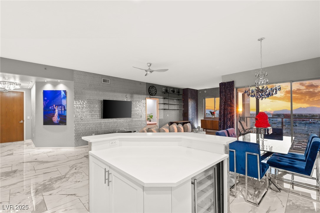 8255 South Las Vegas Boulevard 913