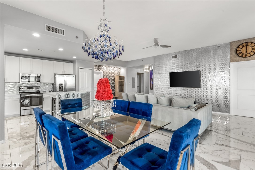 8255 South Las Vegas Boulevard 913