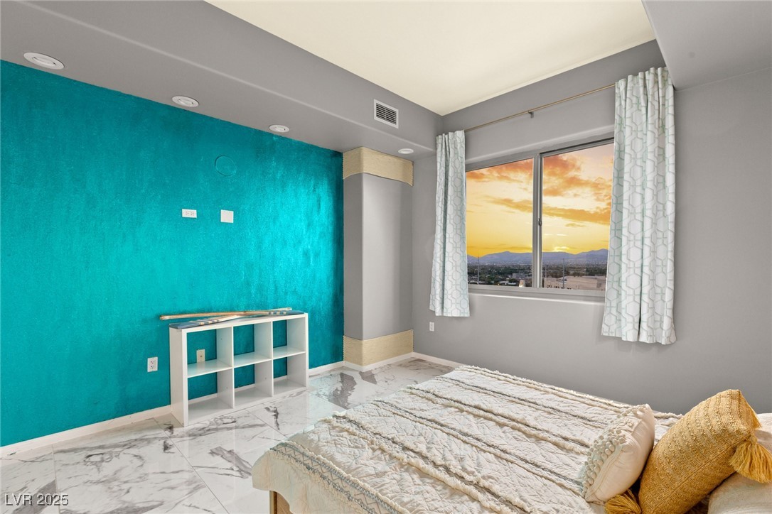 8255 South Las Vegas Boulevard 913