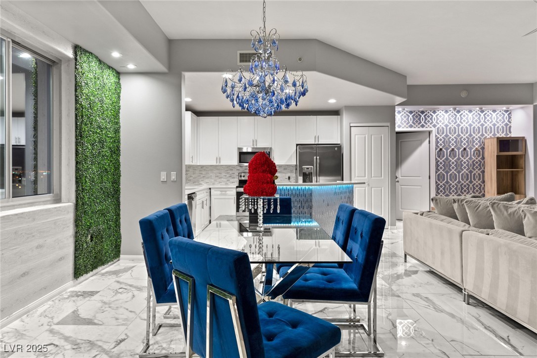 8255 South Las Vegas Boulevard 913