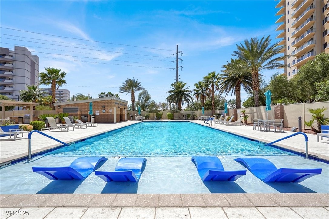 8255 South Las Vegas Boulevard 913