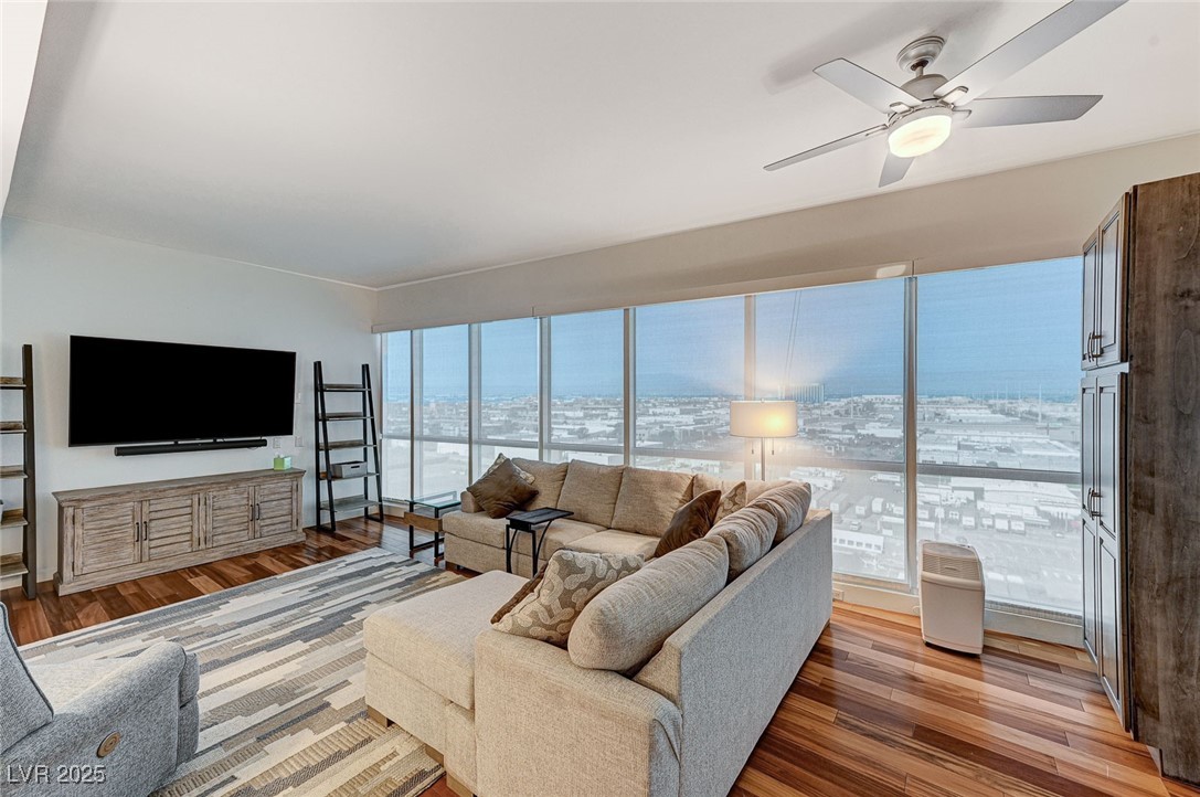 4525 Dean Martin Drive 1208