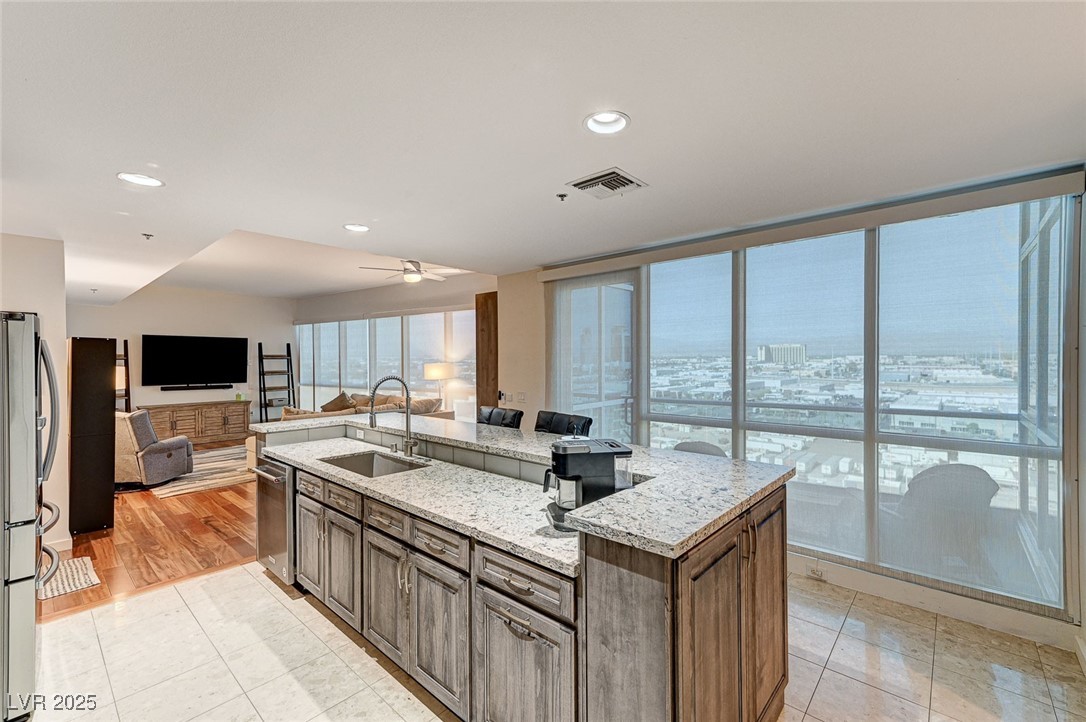 4525 Dean Martin Drive 1208