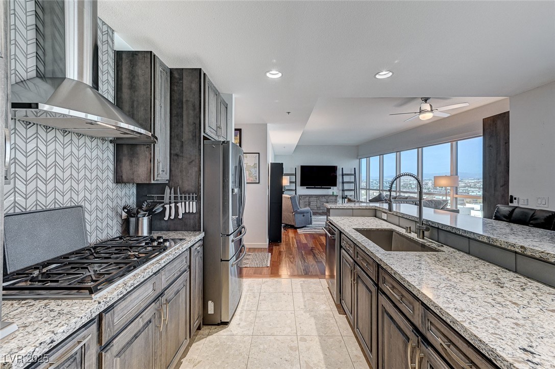 4525 Dean Martin Drive 1208