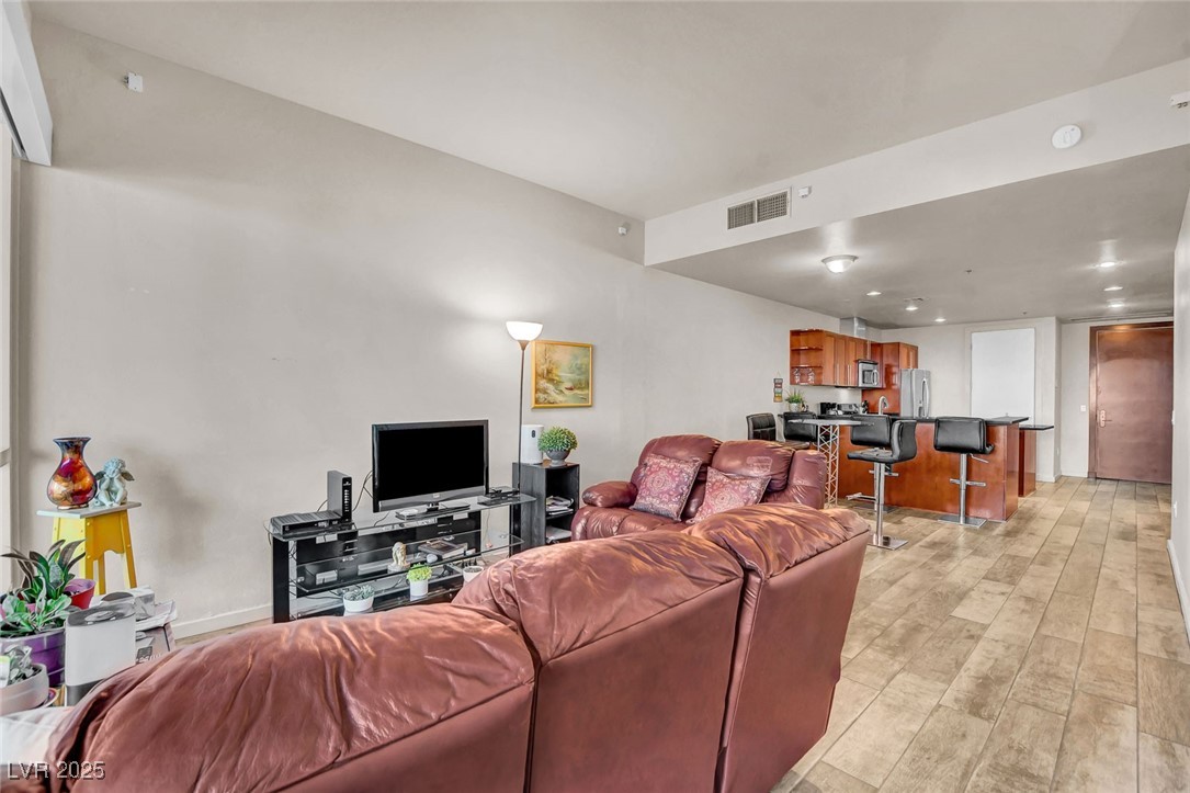 4575 Dean Martin Drive 711