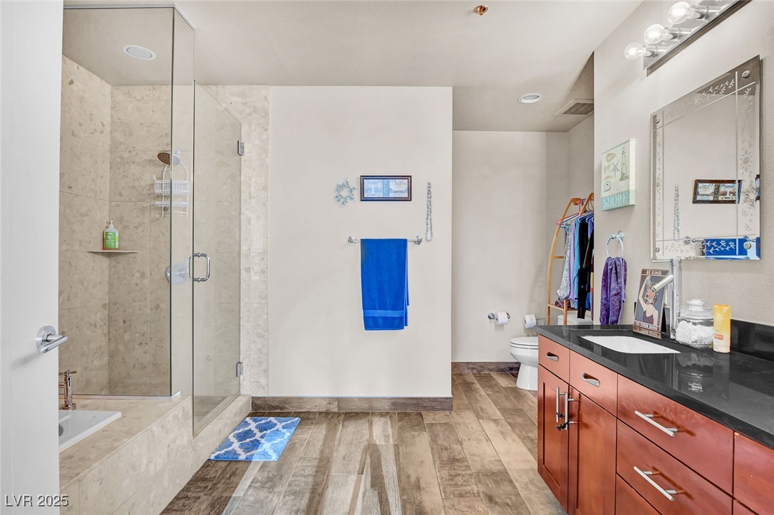 4575 Dean Martin Drive 711