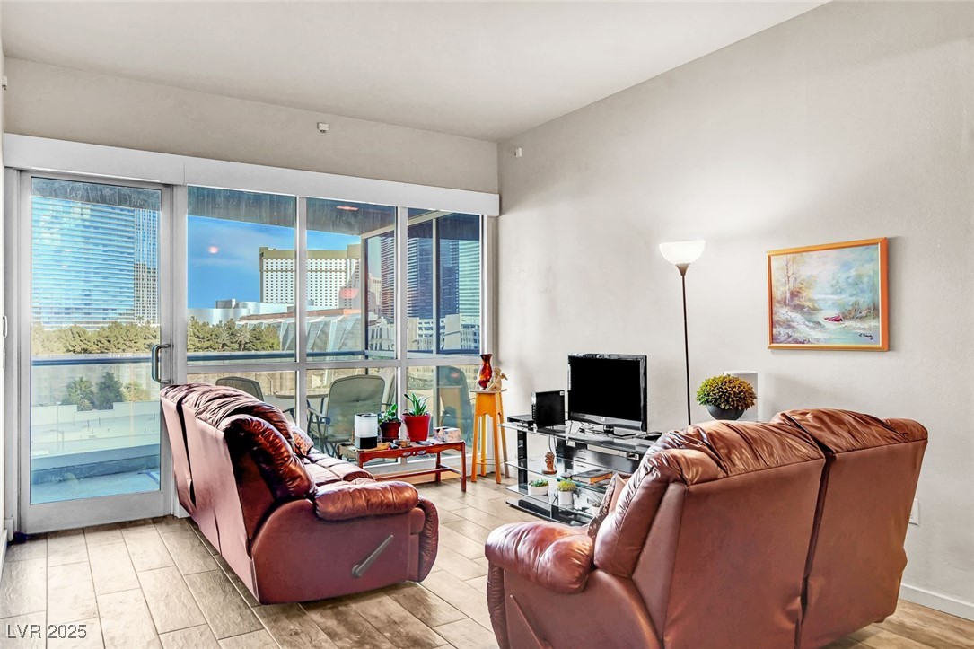 4575 Dean Martin Drive 711