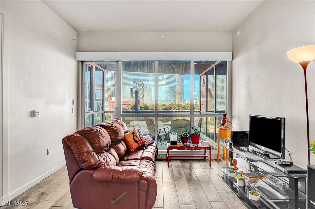 4575 Dean Martin Drive 711