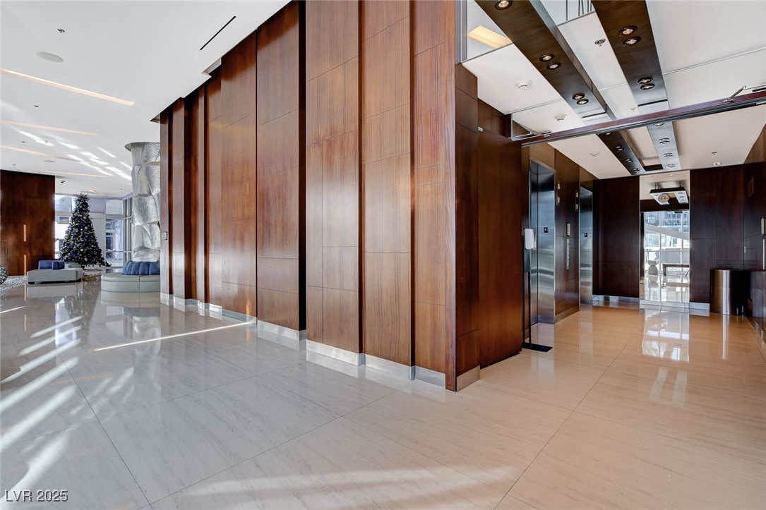 4575 Dean Martin Drive 711
