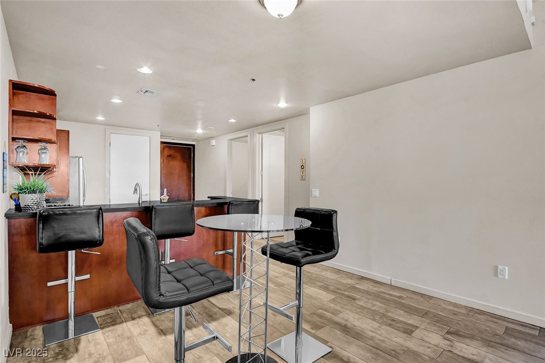 4575 Dean Martin Drive 711