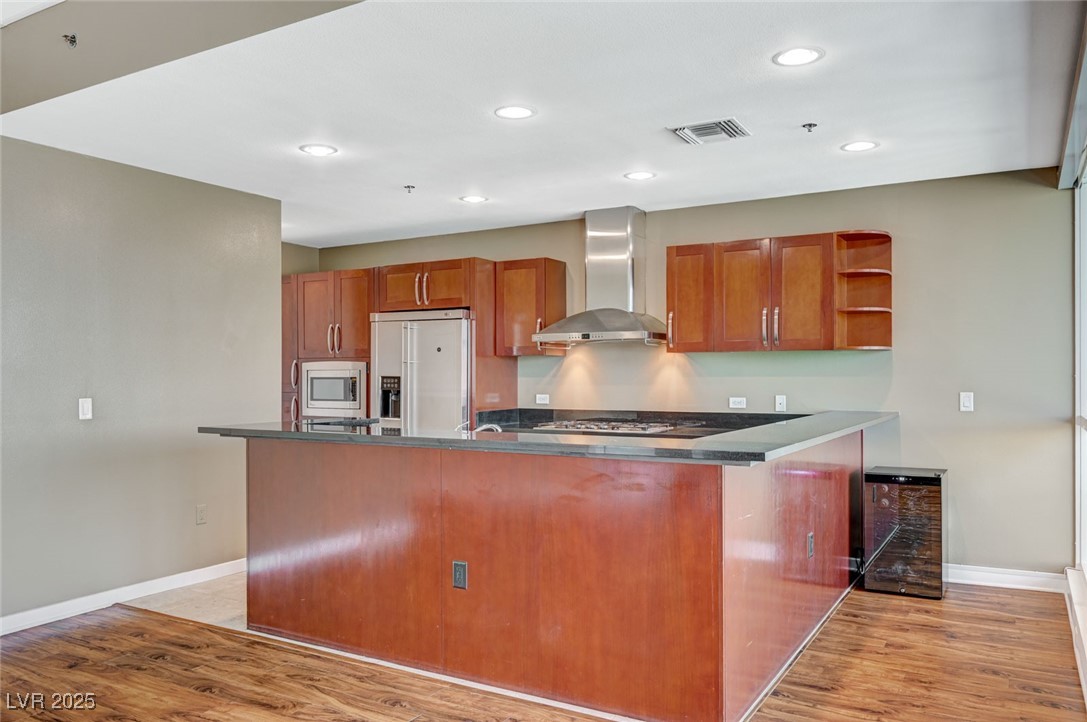 4575 Dean Martin Drive 806