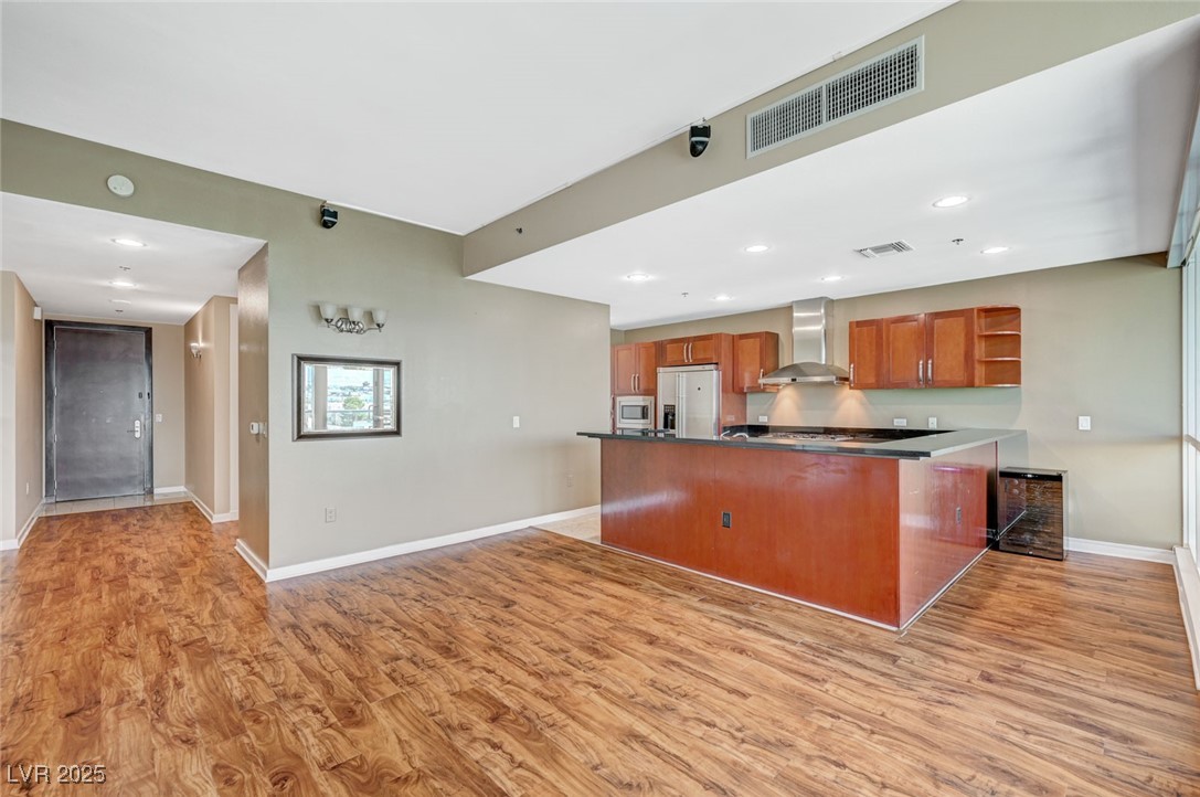 4575 Dean Martin Drive 806