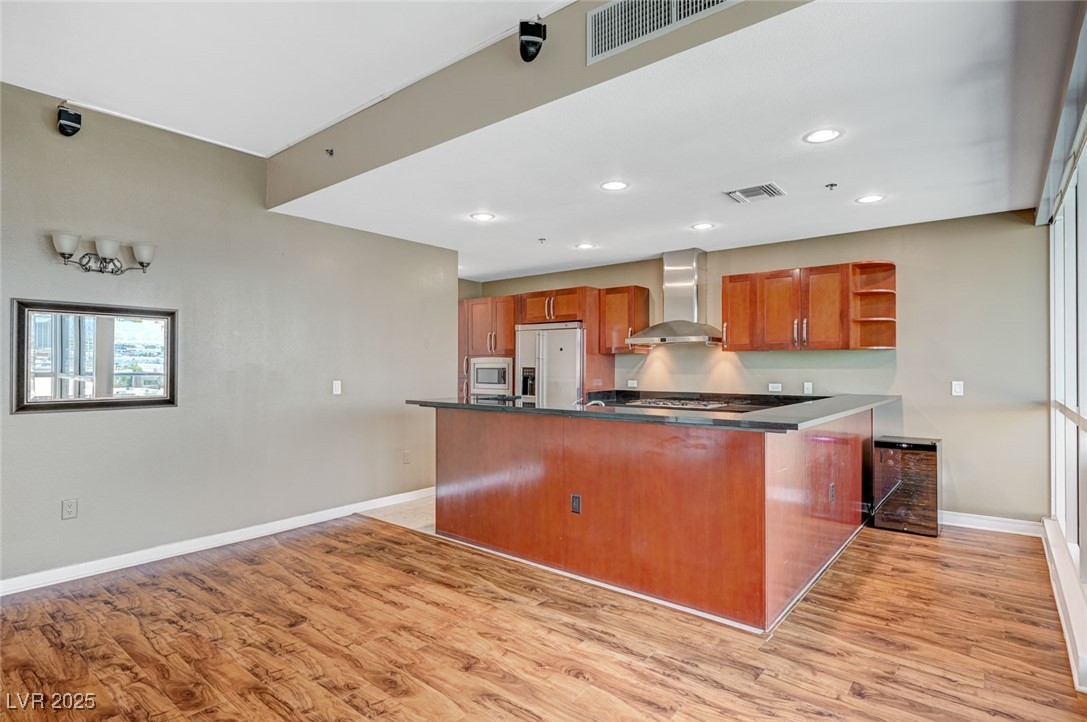 4575 Dean Martin Drive 806