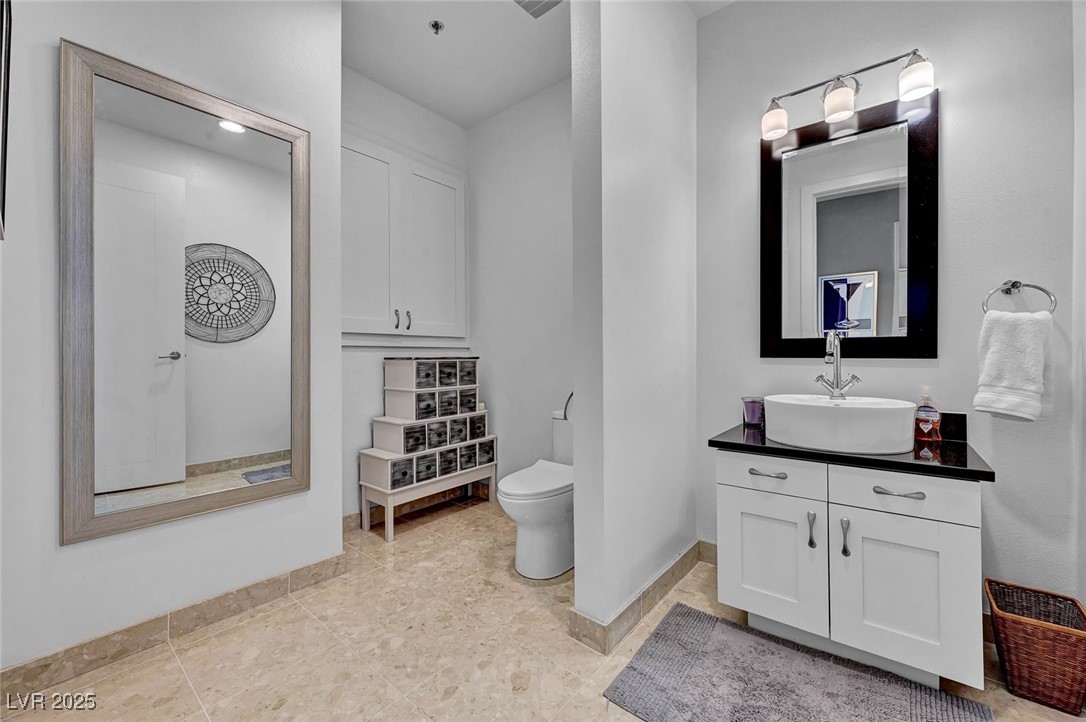 4525 Dean Martin Drive 306