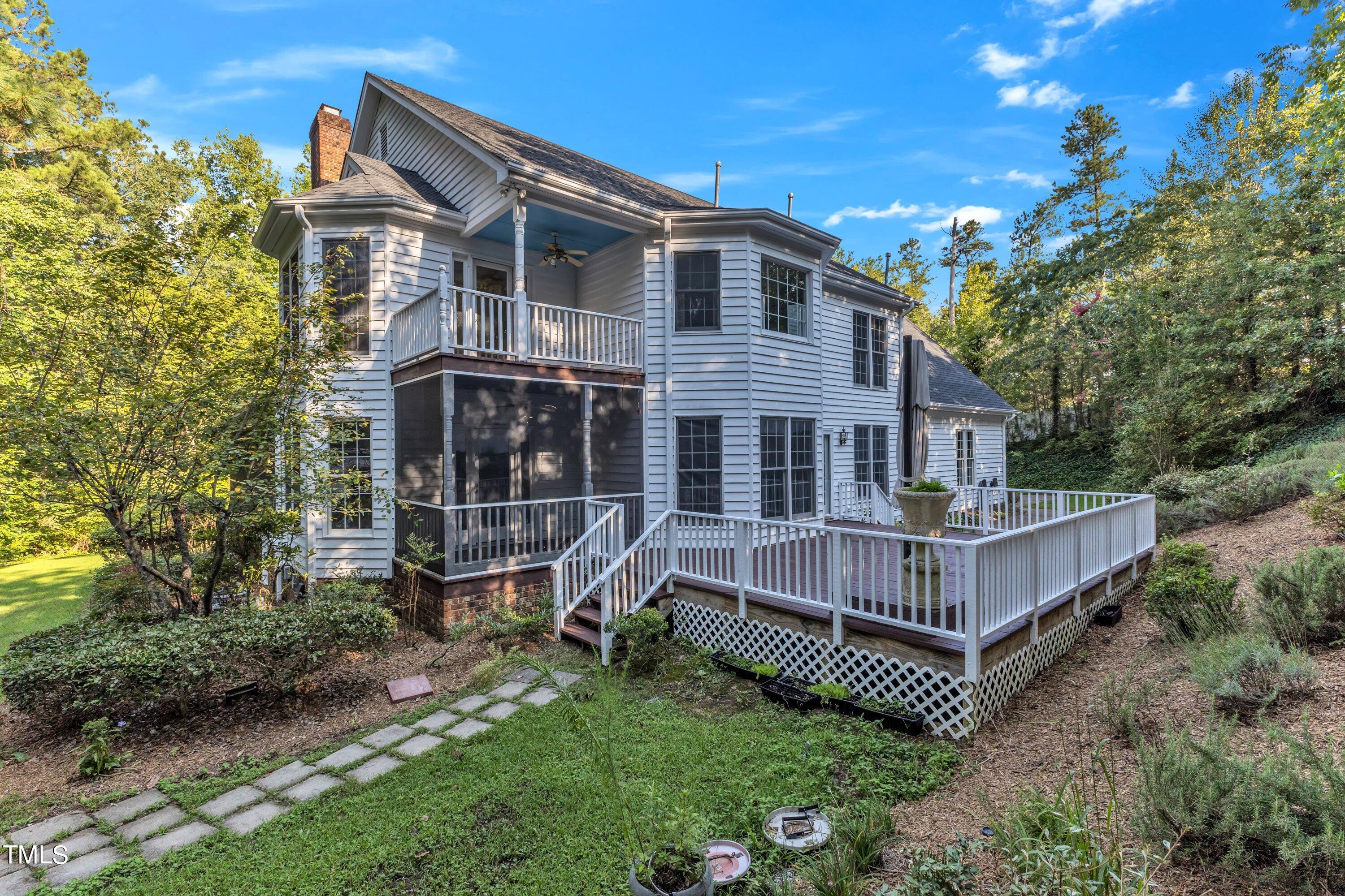 2055 Fernwood Way