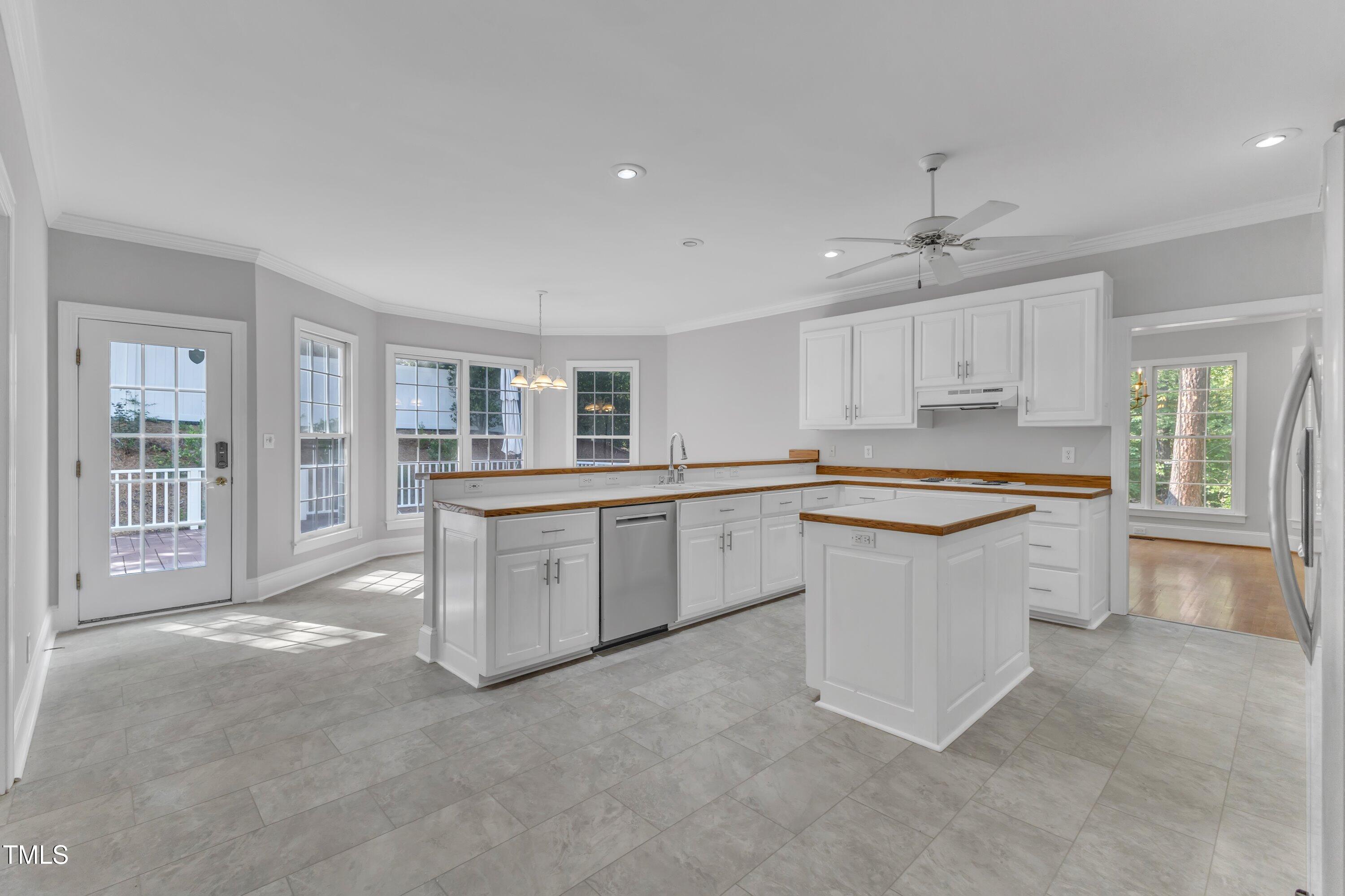 2055 Fernwood Way