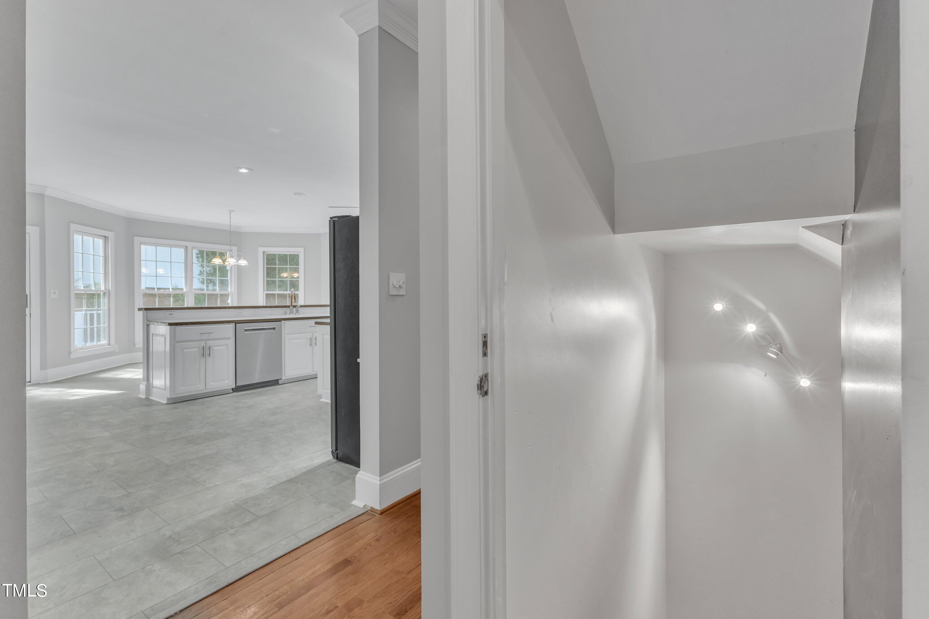 2055 Fernwood Way