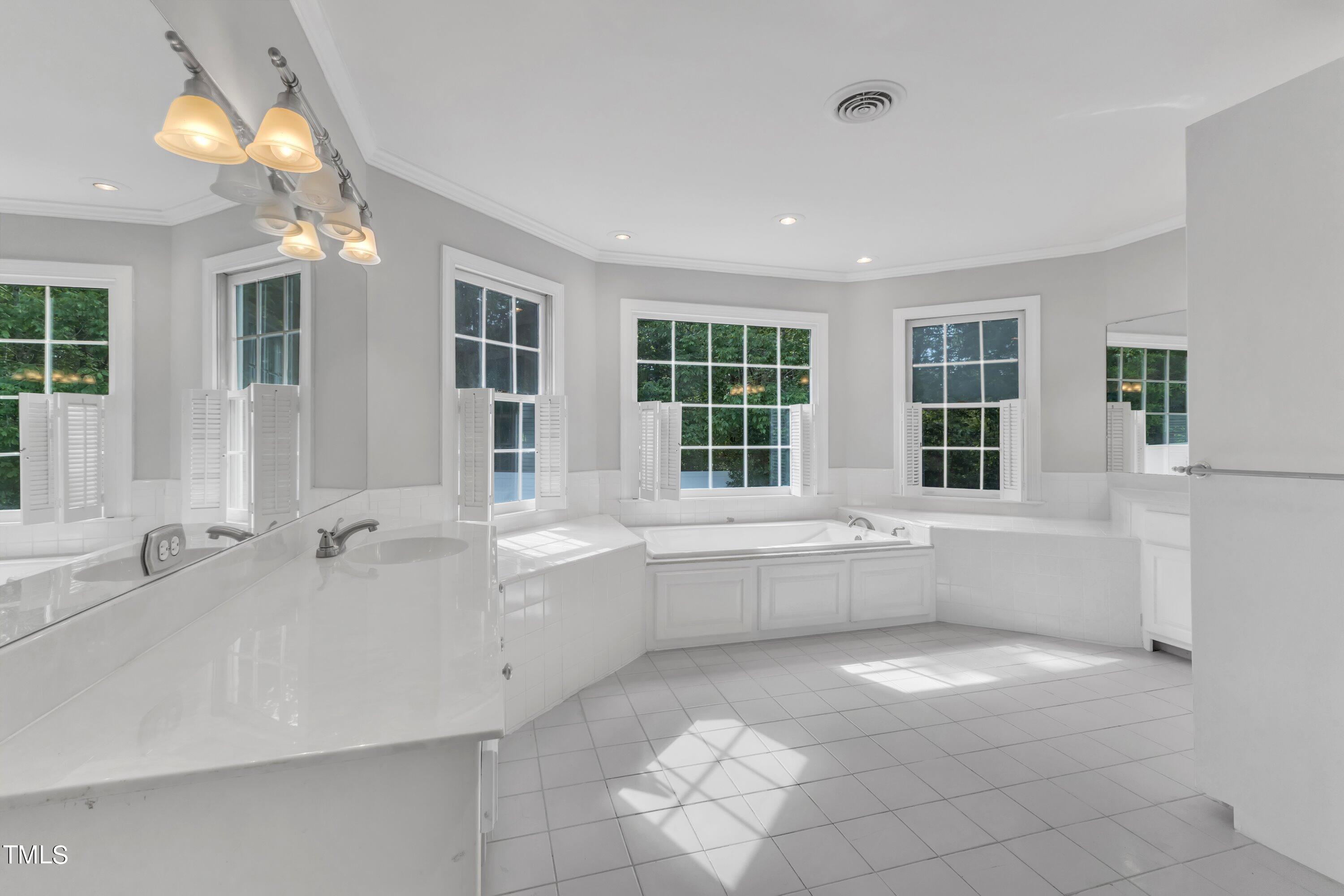 2055 Fernwood Way