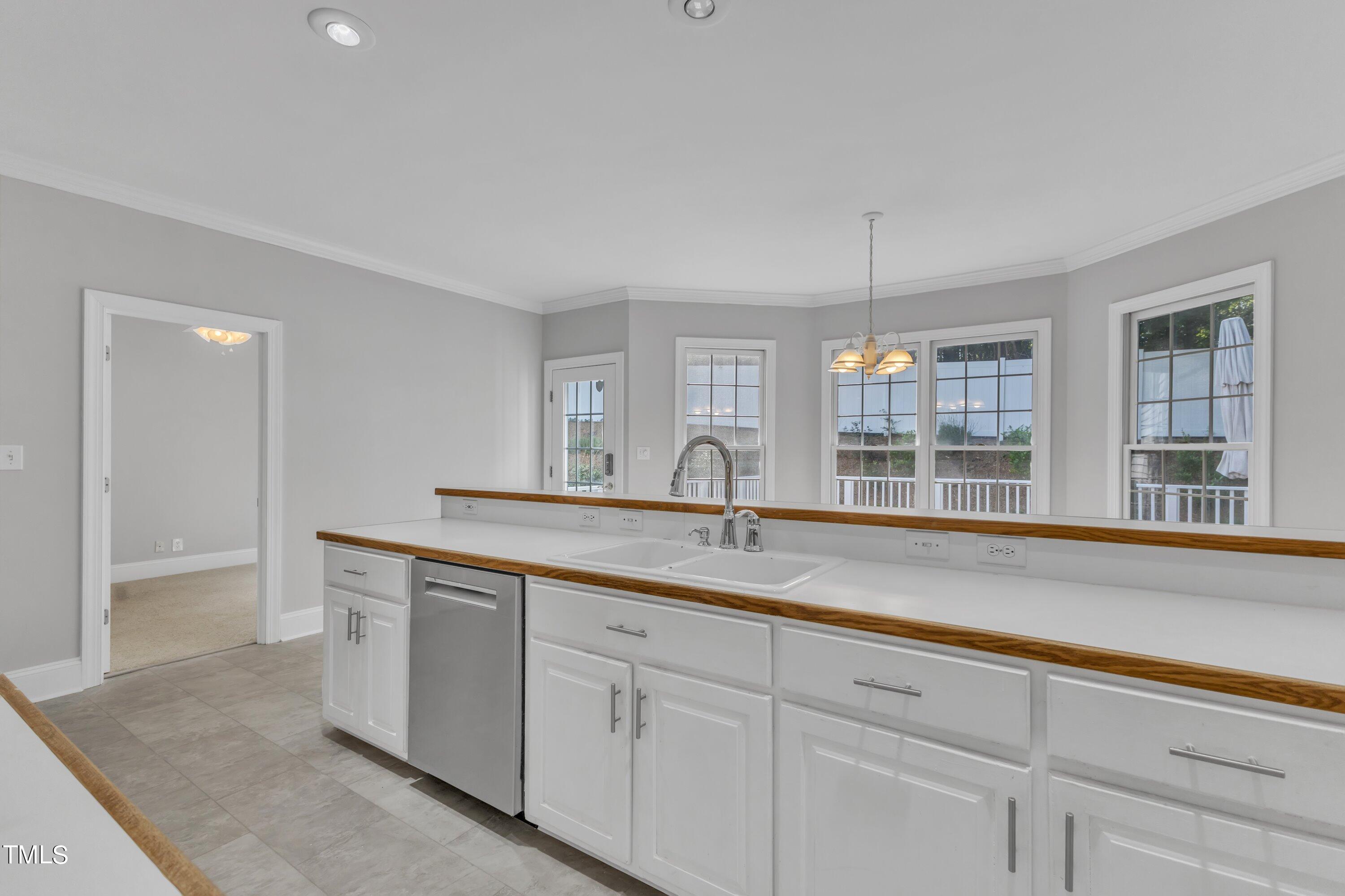 2055 Fernwood Way