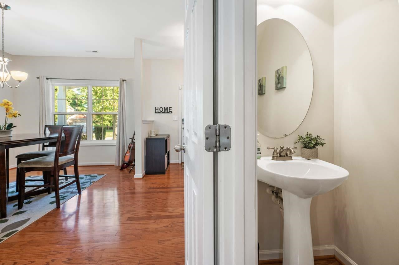 6868 Coopers Hawk Trail