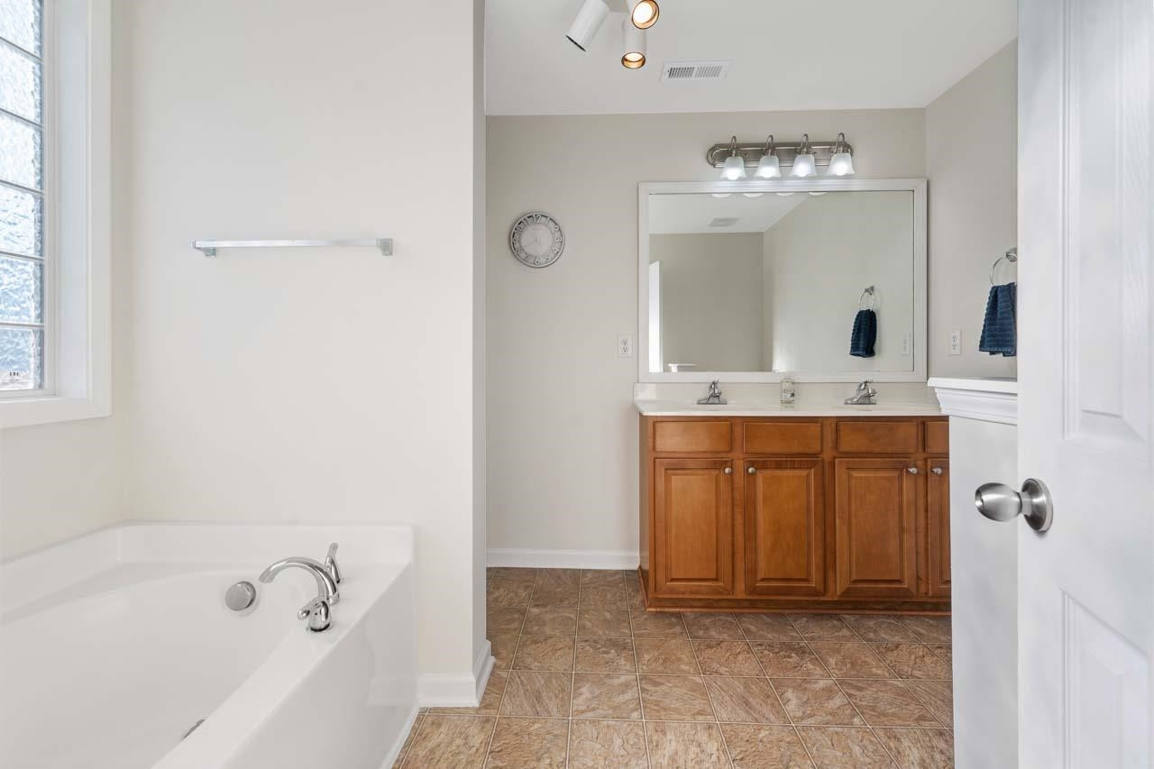 6868 Coopers Hawk Trail