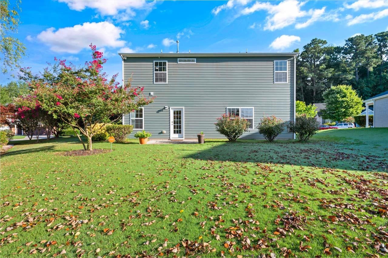 6868 Coopers Hawk Trail