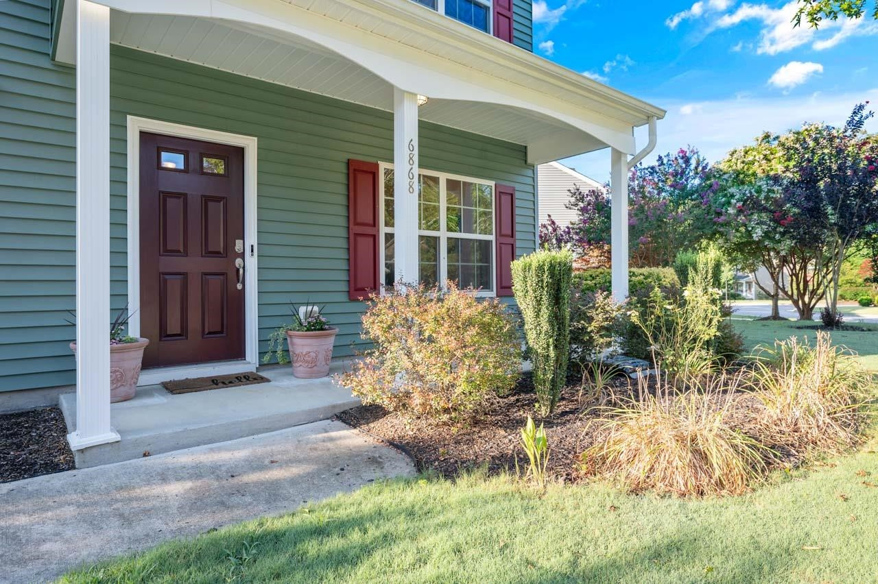 6868 Coopers Hawk Trail
