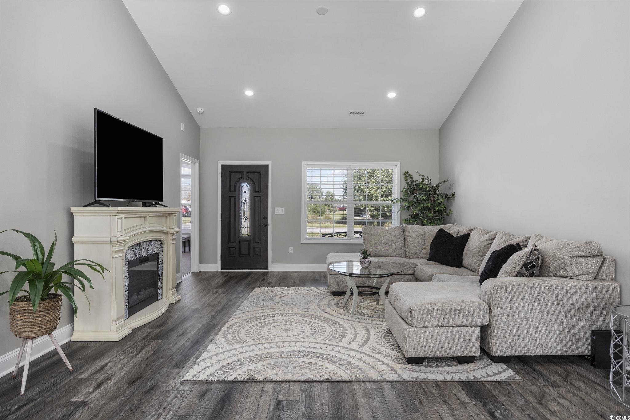 162 Silver Peak Dr.