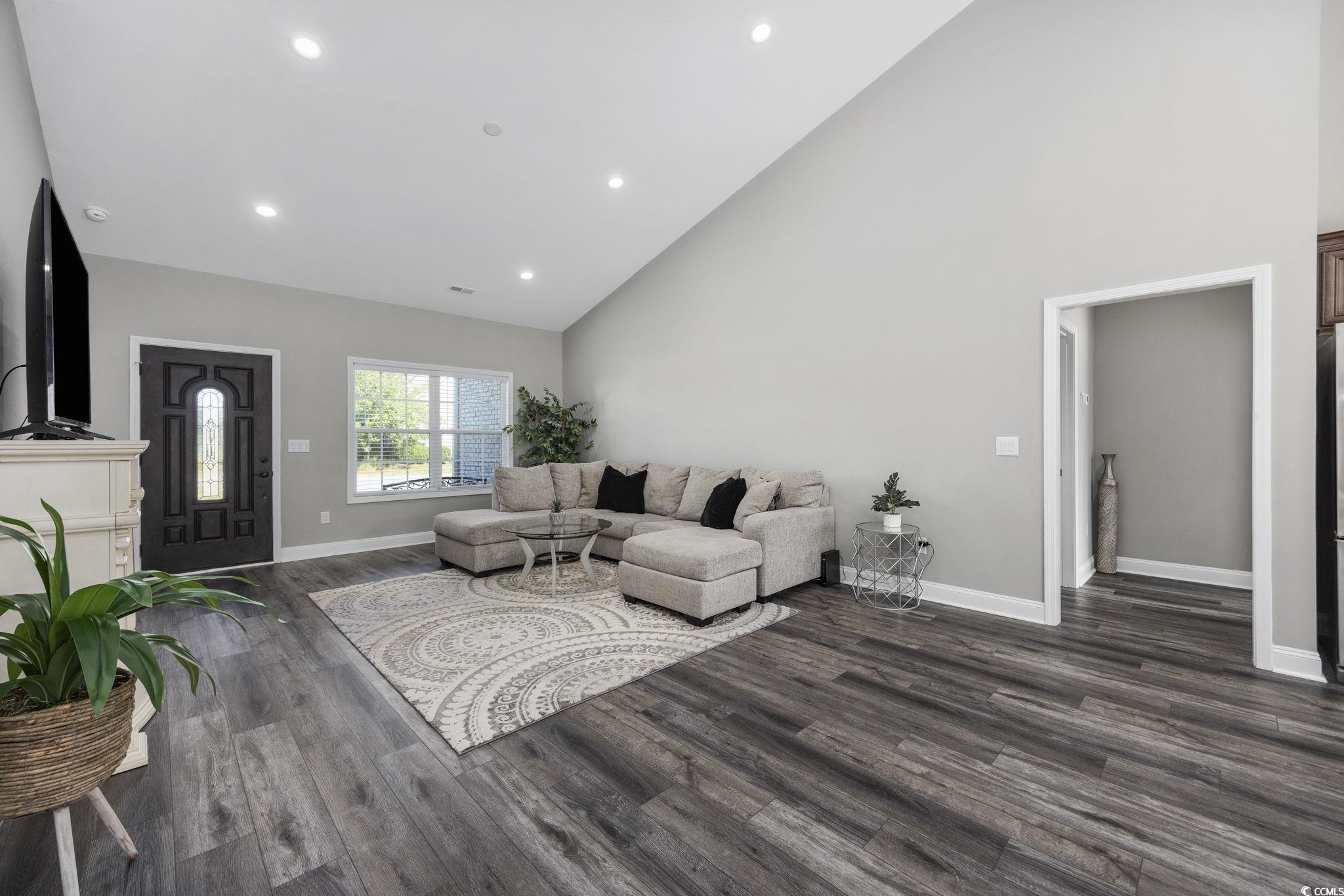 162 Silver Peak Dr.
