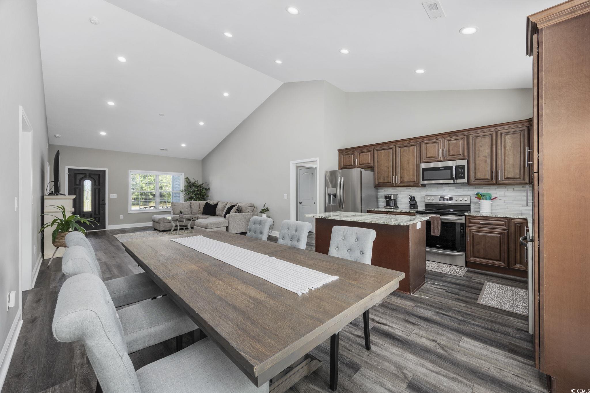 162 Silver Peak Dr.