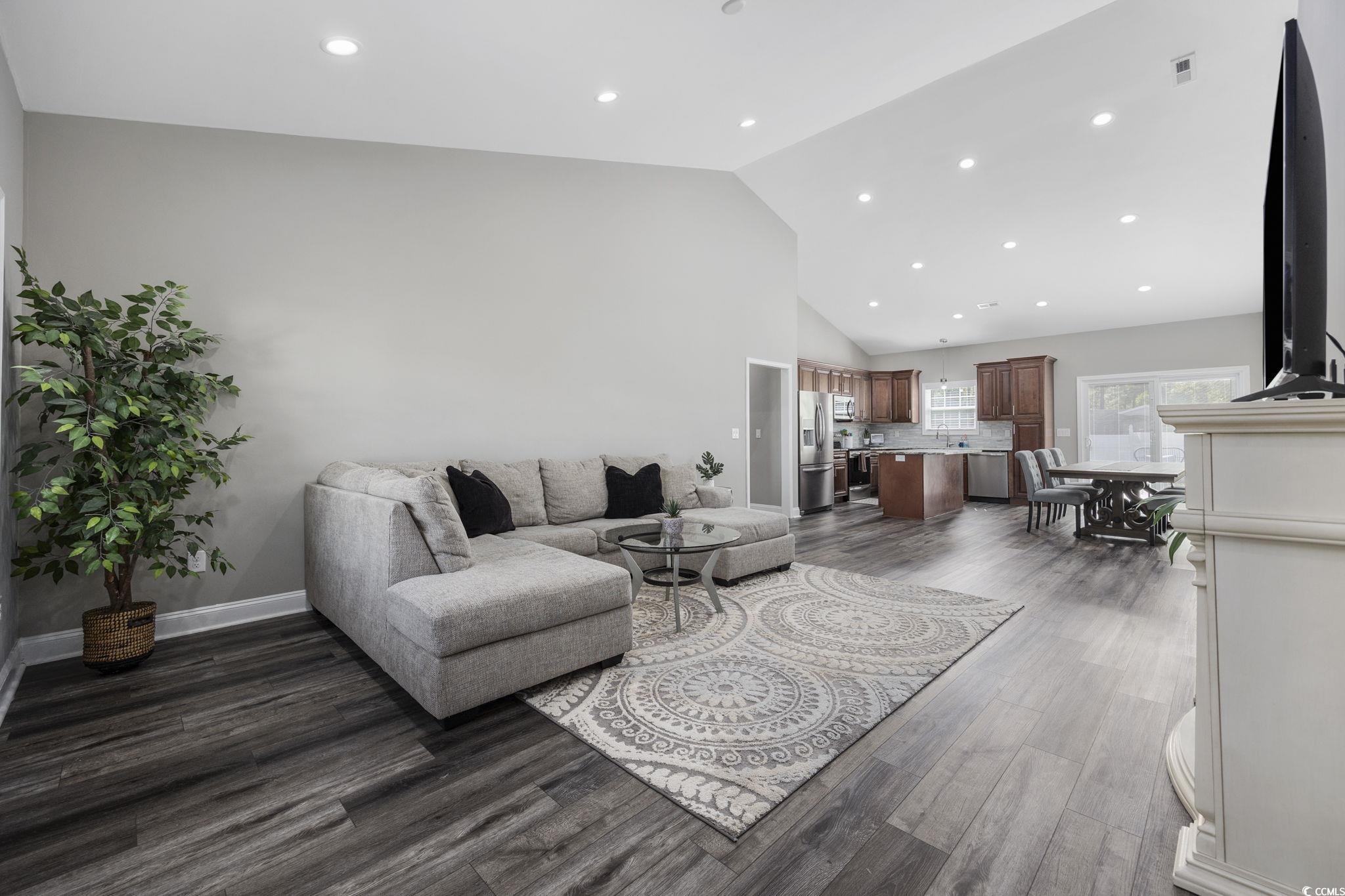 162 Silver Peak Dr.