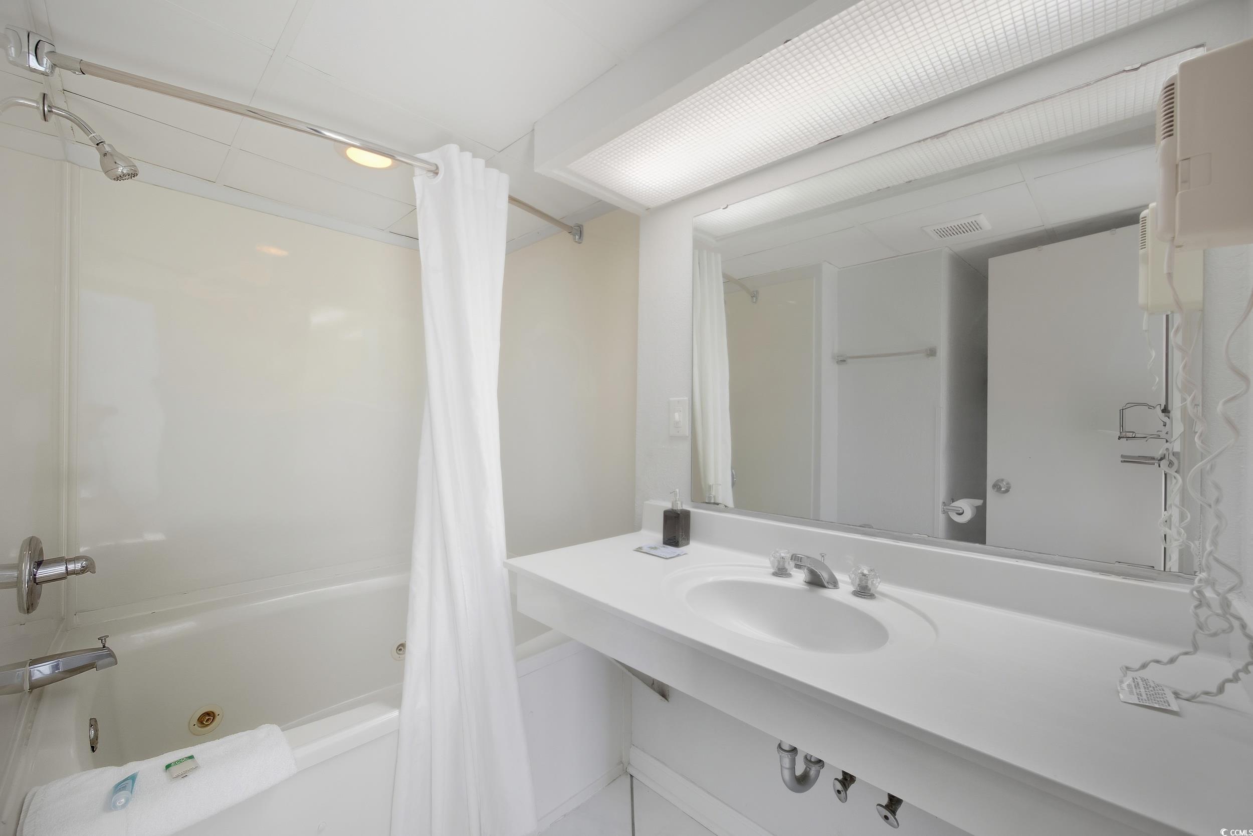 2300 N Ocean Blvd. Unit: 939/940