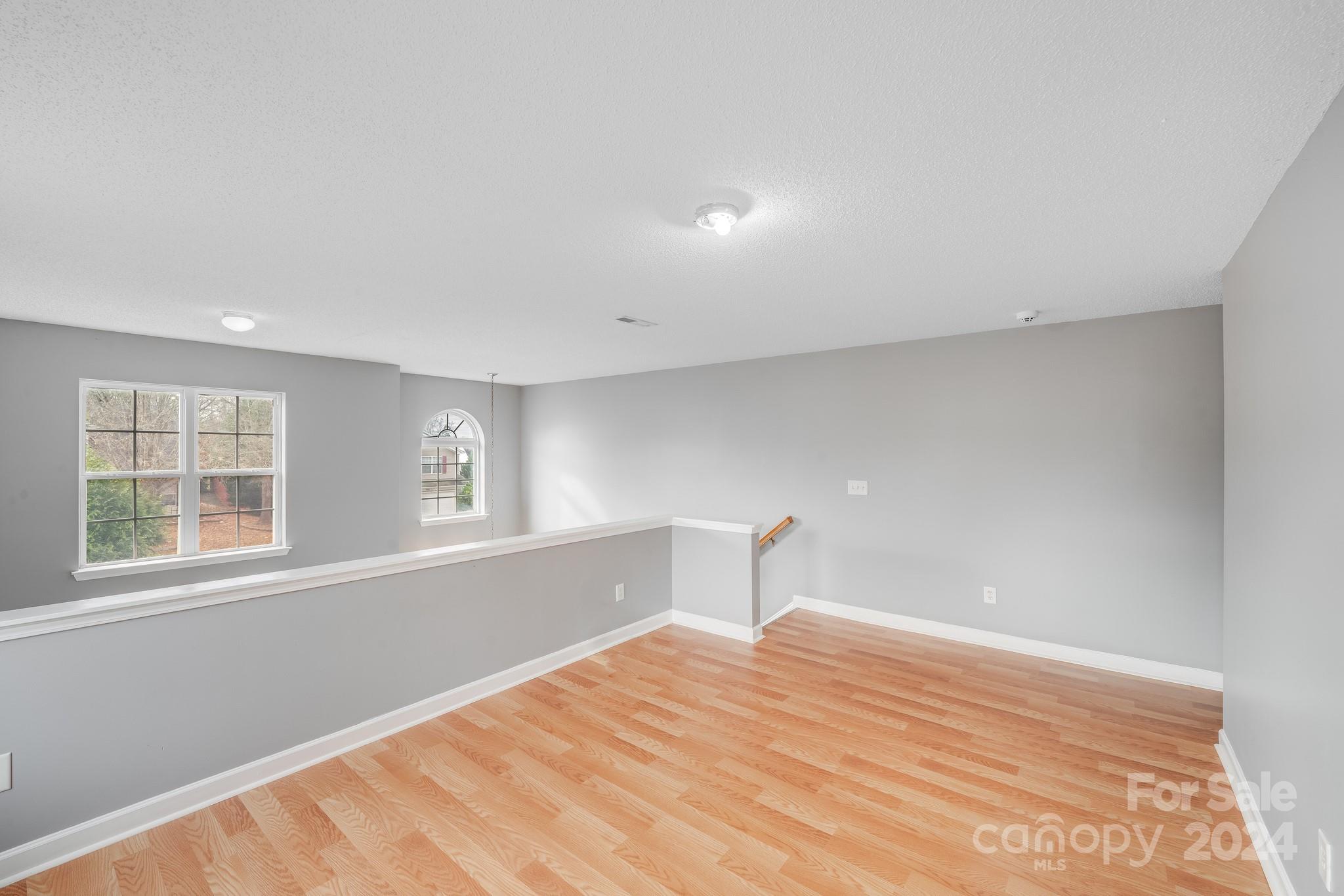 7633 Shiny Meadow Lane