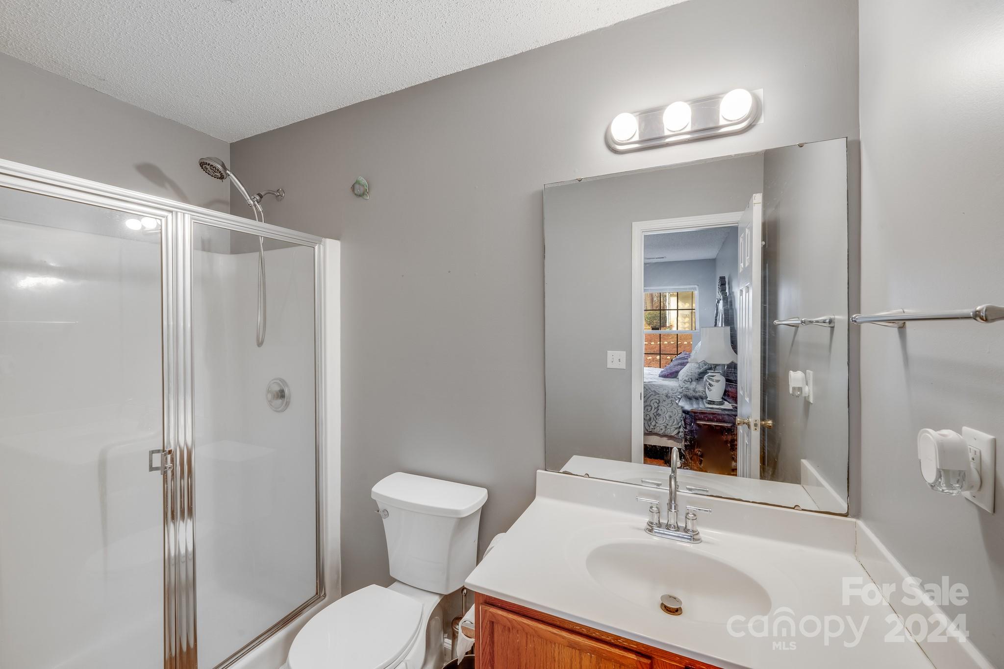 7633 Shiny Meadow Lane