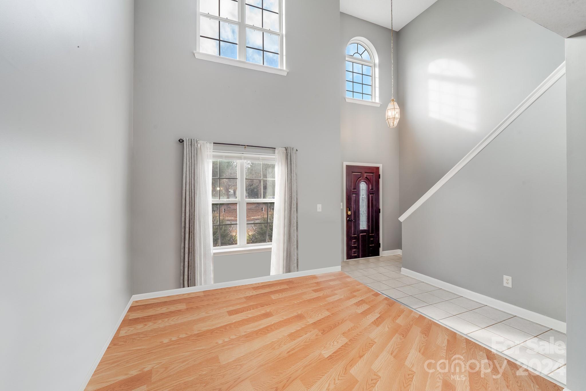 7633 Shiny Meadow Lane