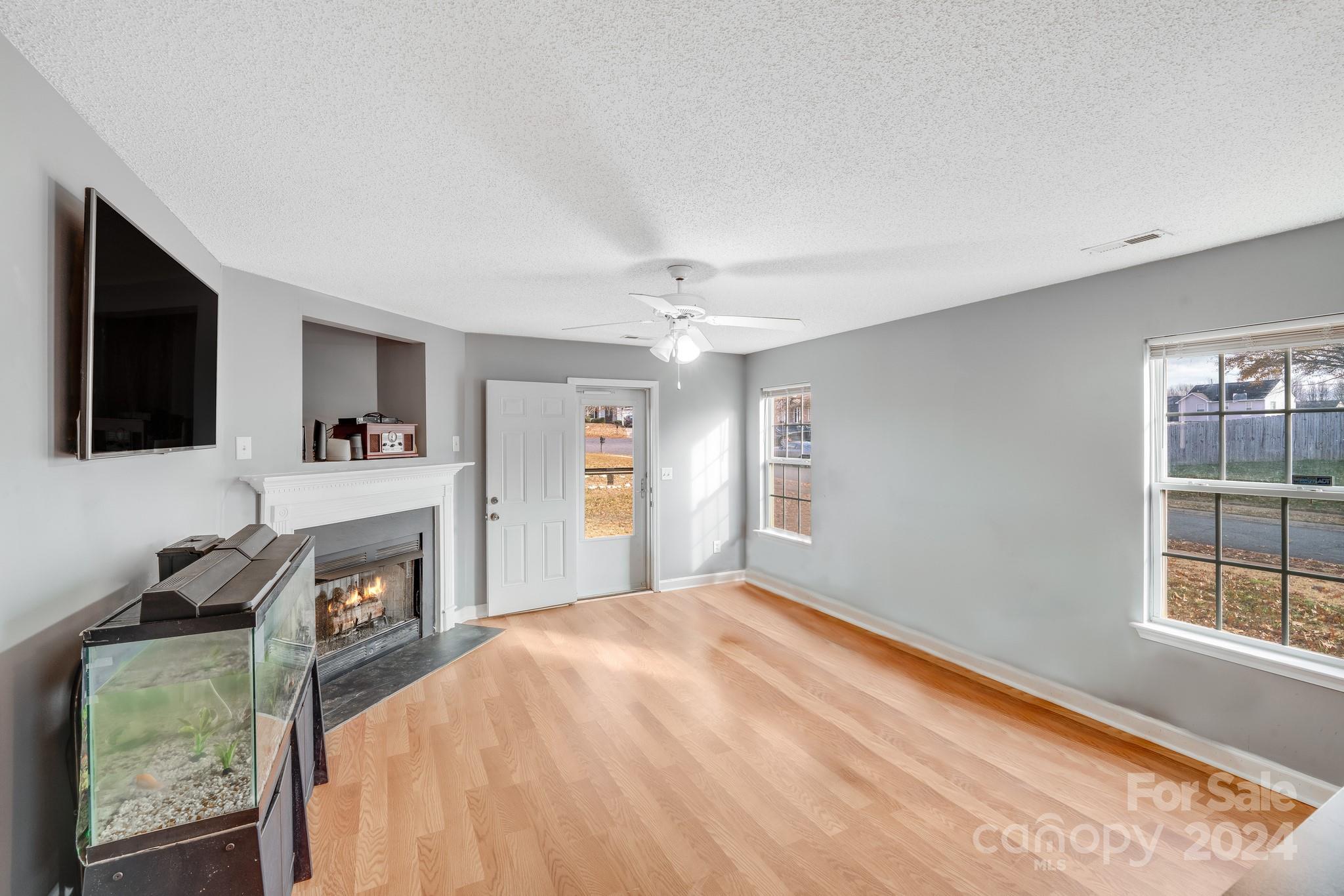 7633 Shiny Meadow Lane