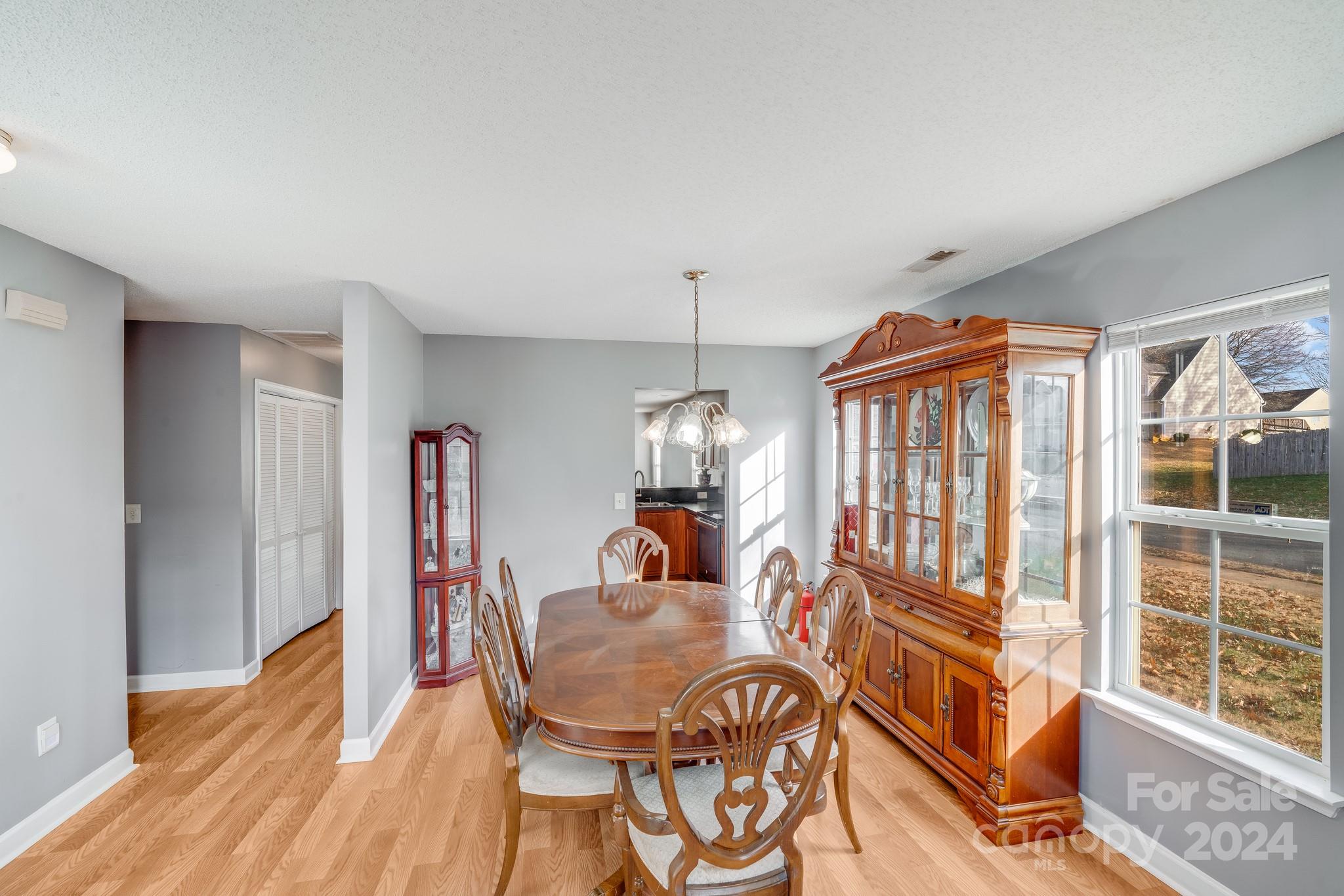 7633 Shiny Meadow Lane