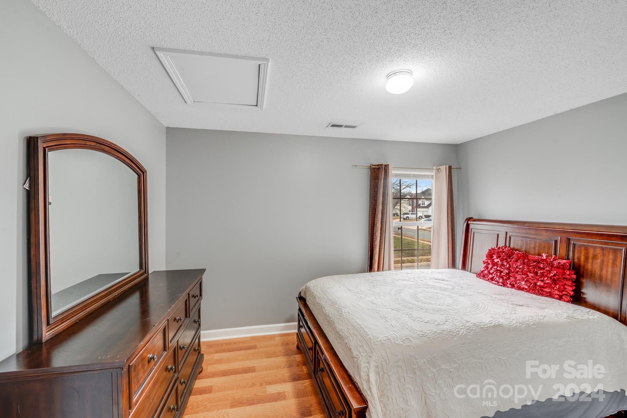 7633 Shiny Meadow Lane