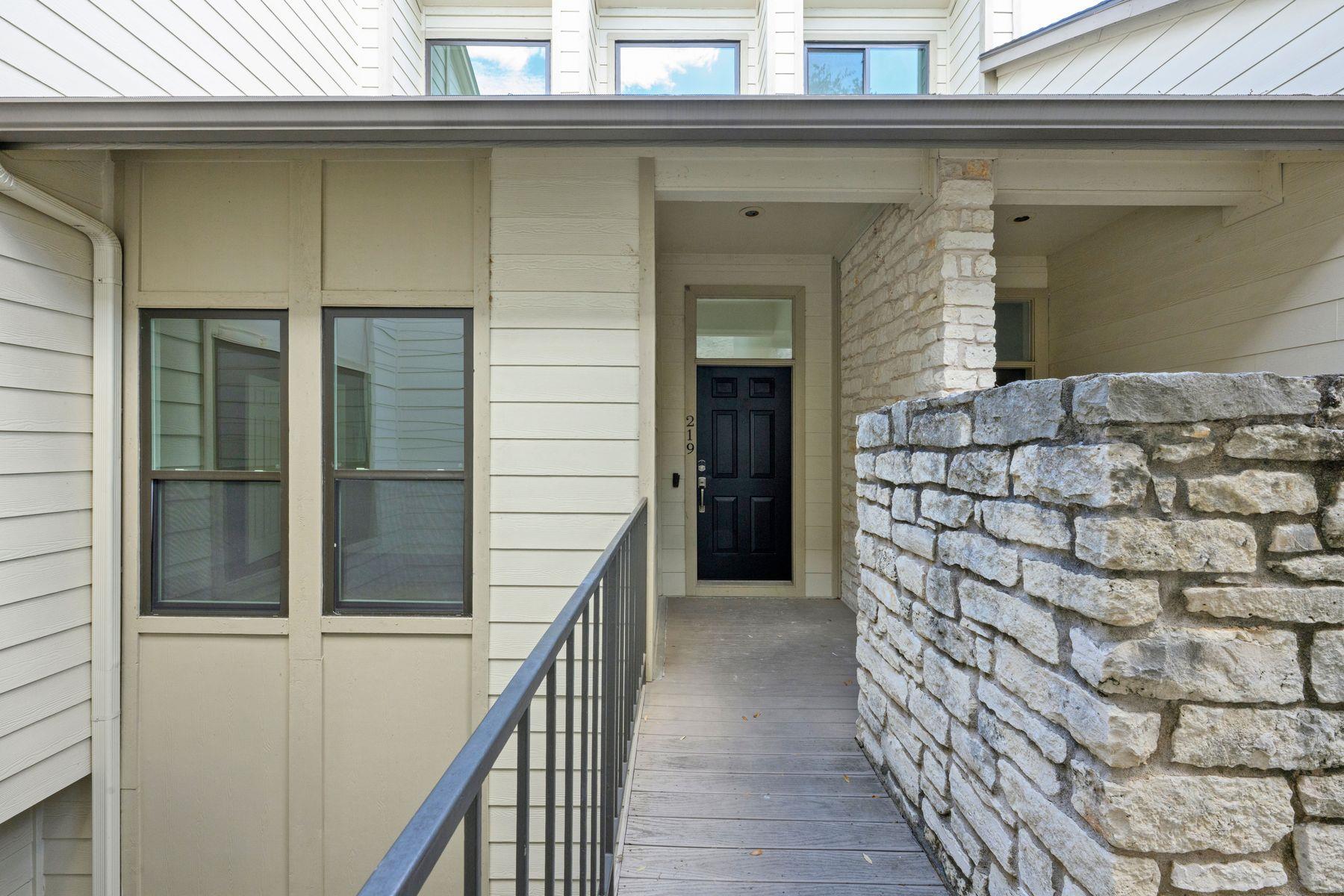 1520 Ben Crenshaw WAY # 219