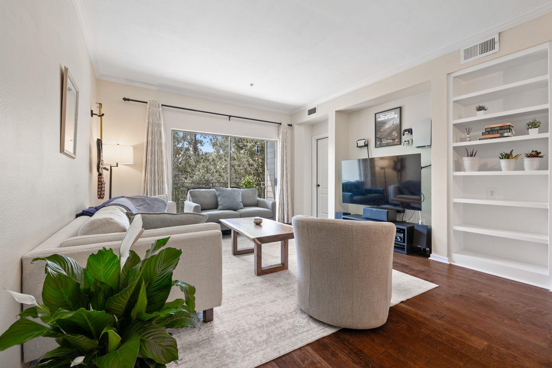 6000 Shepherd Mountain CV # 302