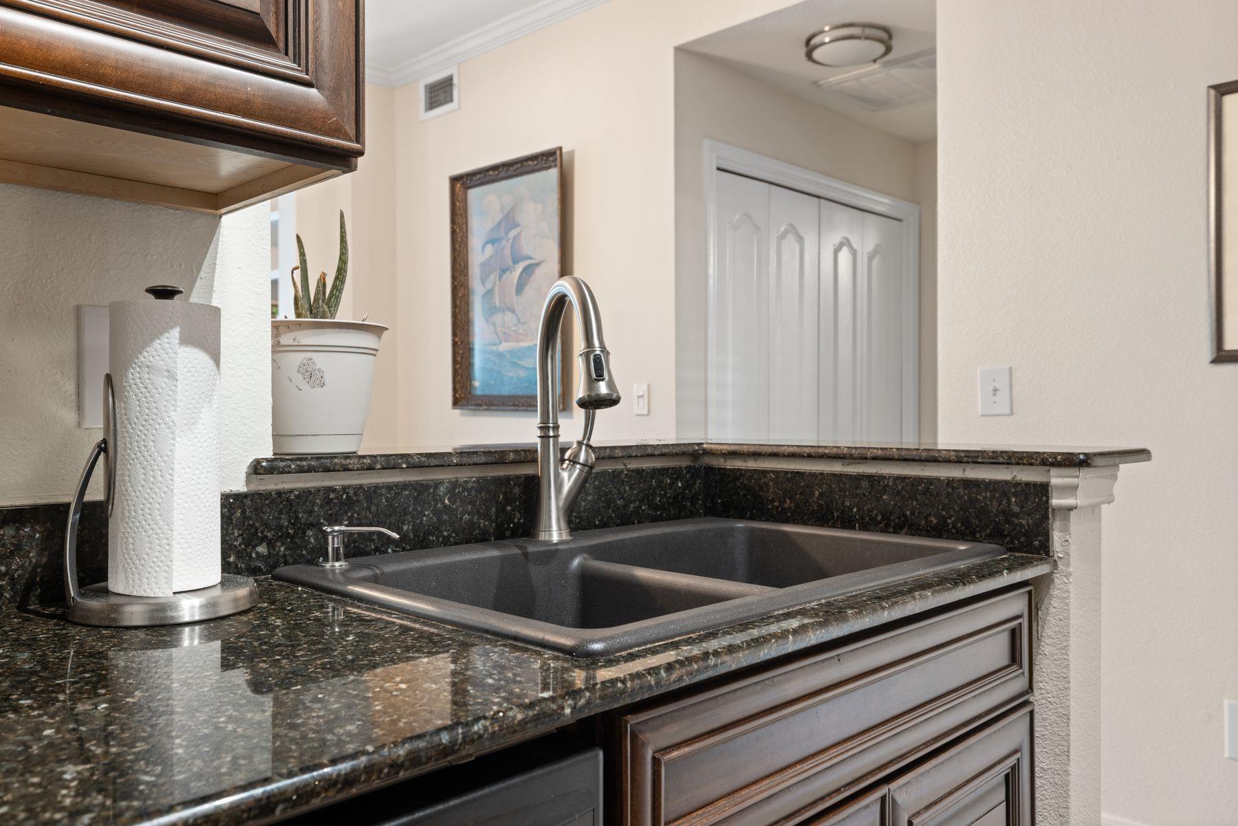 6000 Shepherd Mountain CV # 302