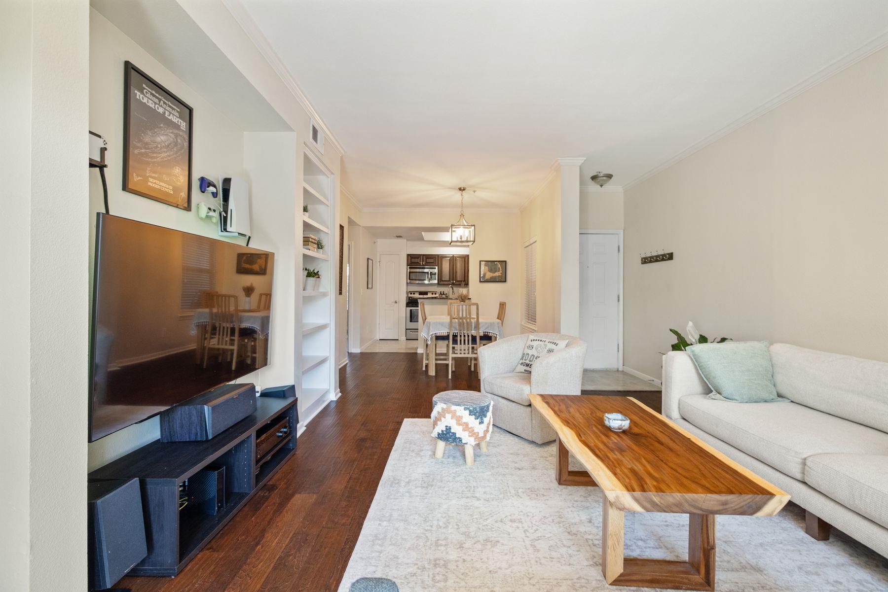 6000 Shepherd Mountain CV # 302