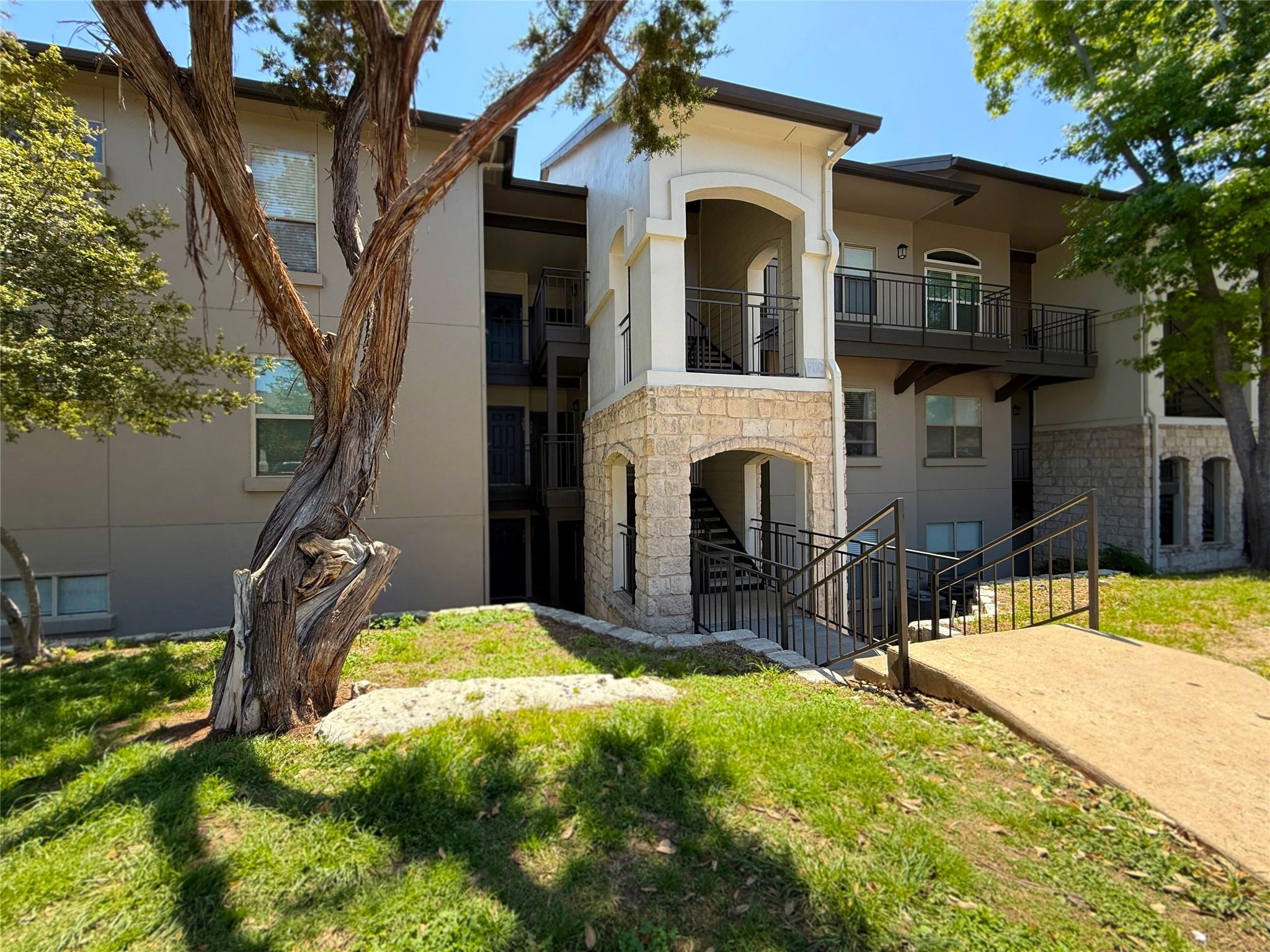 6000 Shepherd Mountain CV # 302